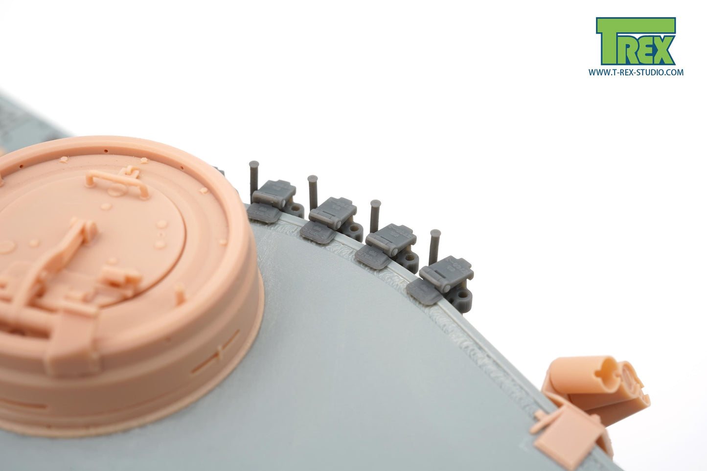 1/35 Spare Track Holder Set w/Smooth Tread Track Links for Tiger I Early/Mid Production