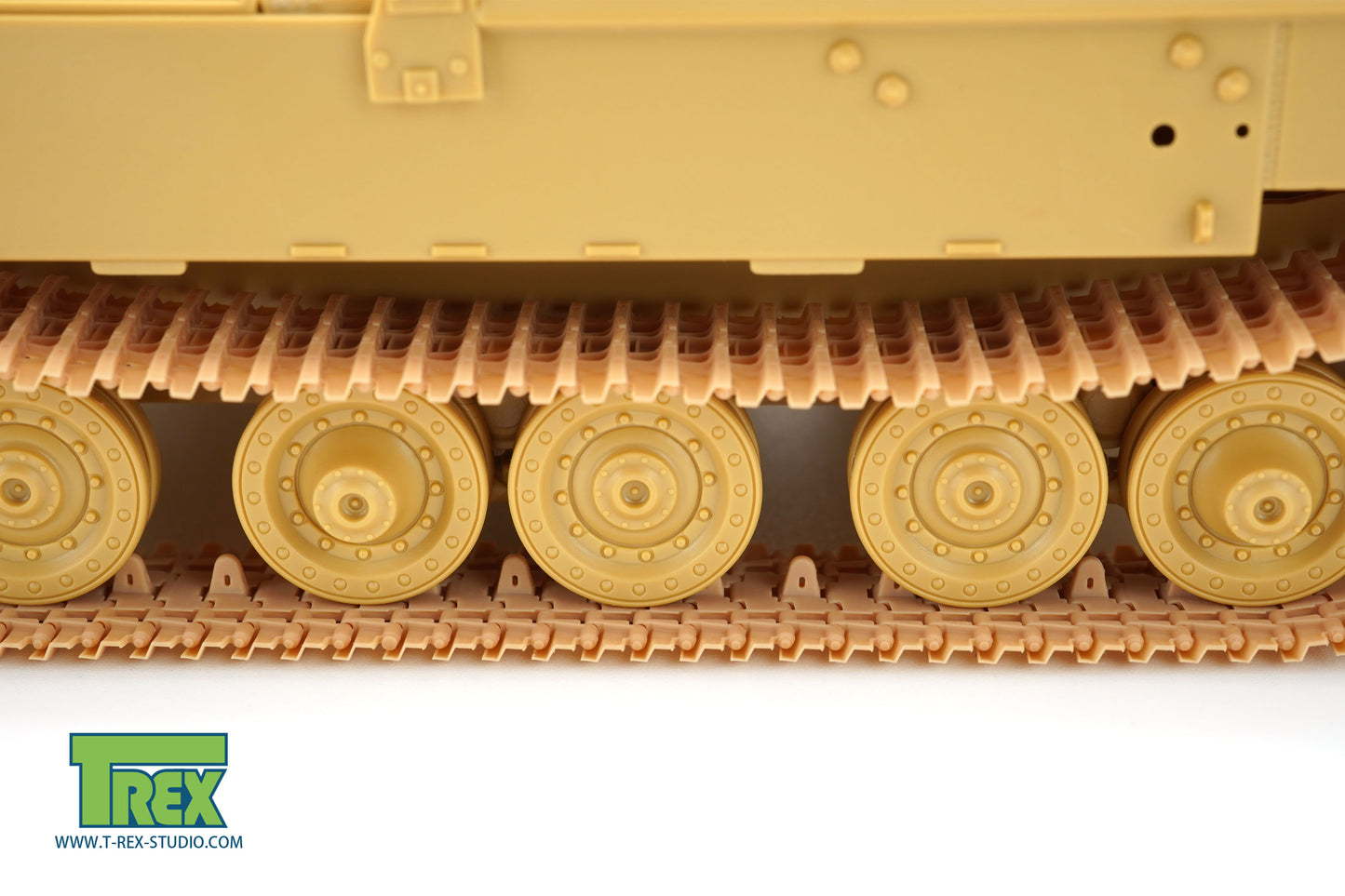 1/48 Elephant Tracks